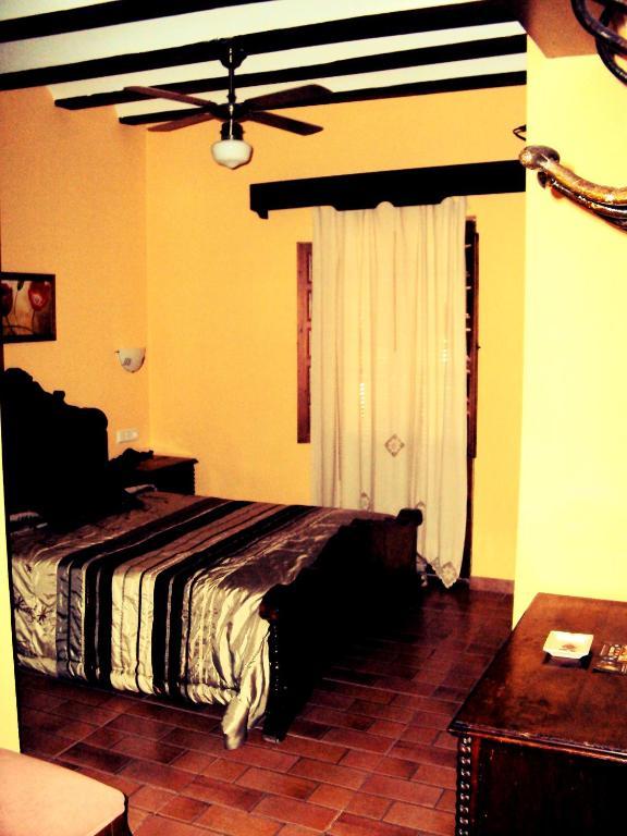 Alojamiento Turistico La Tinaja Requena Chambre photo